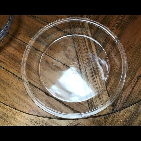 Vintage 2 glass pie dishes. 1 Pyrex and 1 Marinex - Picture 2 of 6